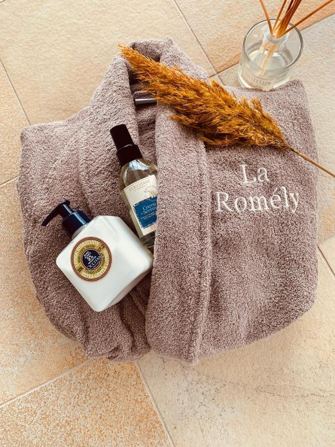 La Romely Hotel Arzier Eksteriør billede